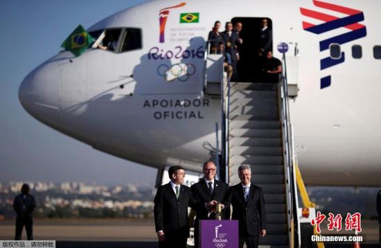 里约奥运会圣火已于当地时间5月3日运抵巴西首都巴西利亚。随后，圣火传递活动将在巴西境内展开