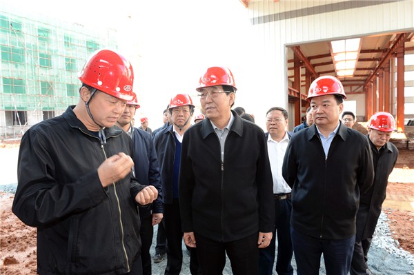 2016年4月18日在长春市华阳高强度玄武岩纤维及制品项目建设工地调研